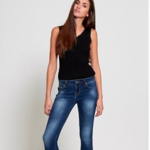 Skinny JEANS WITH SLIGHT FLARED LEGS SUPER SOFT SIZE M - Picture 1 of 5